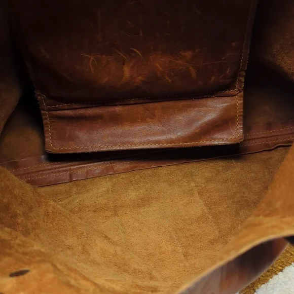 Lifetime Leather Tote - Picture 7 of 7